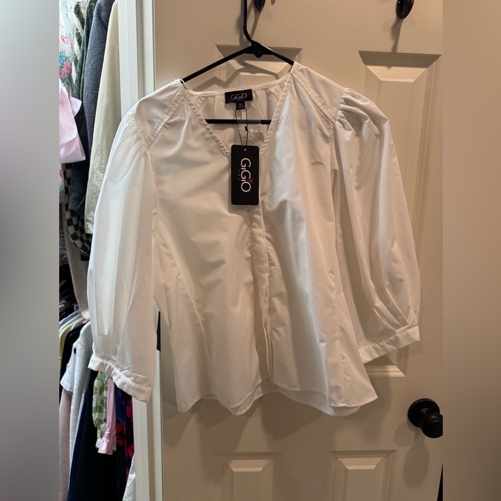 Gigio Women's Cream Blouse